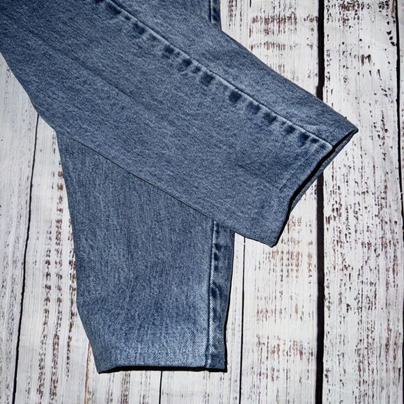 Levi's 512 Women's High Waisted Slim Fit Tapered Leg Jeans 5 Short USA - Picture 9 of 11